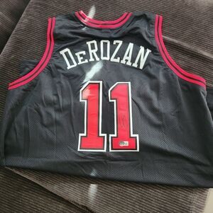 DeMar DeRozan Autographed Chicago Bulls Jersey